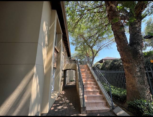 2 BEDROOM APARTMENT RENTED IN BRYANSTON